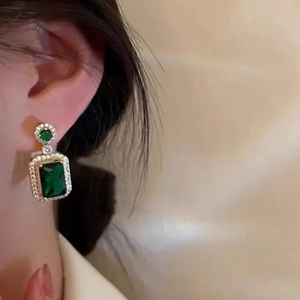 Wholesale 1 Pair Retro Round Inlay 304 Stainless Steel Zircon Ear Studs