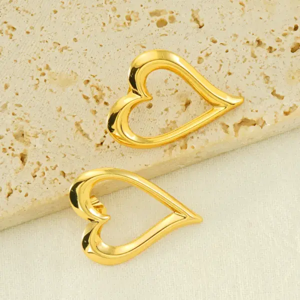 Wholesale 1 Pair Simple Style Heart Shape Plating Stainless Steel Titanium Steel 18K Gold Plated Ear Studs