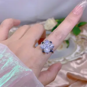 Four-Leaf Clover 2 Spinning Ring / Adjustable Opening