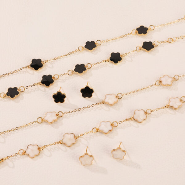 Wholesale Korean New Five-leaf Clover Jewelry suit Women's Simple Petal Necklace Five-leaf Flower Bracelet Ring Earrings 4-piece Set