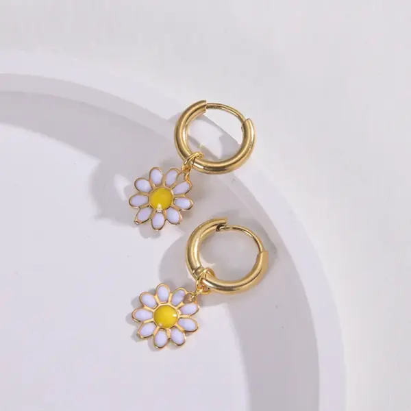 Wholesale 304 Stainless Steel Daisy PVD Coated Resin Dripping Oil 14K Real Gold Plated 14K Gold Retro Waterproof Non Tarnish Plating Lilac White Green Earrings