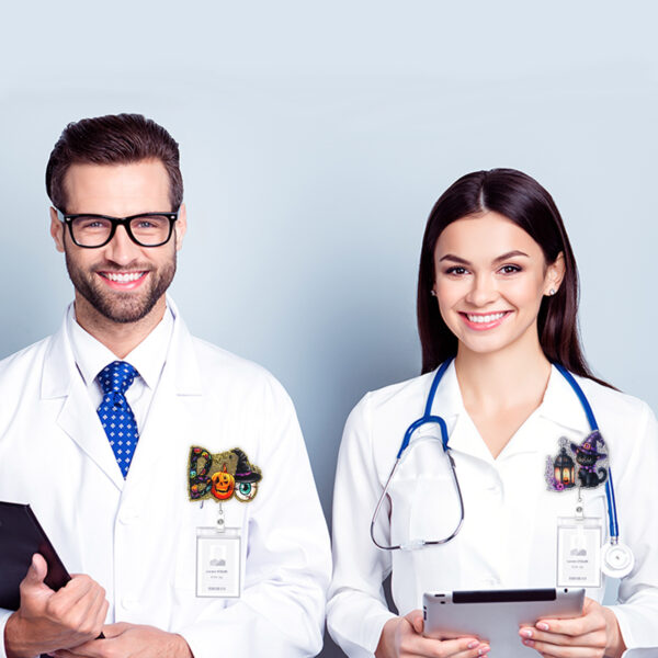 Wholesale Halloween Pumpkin Bow Ghost Black Cat Easy Pull Buckle Telescopic Rotating Doctor Nurse Telescopic Id Buckle Badge