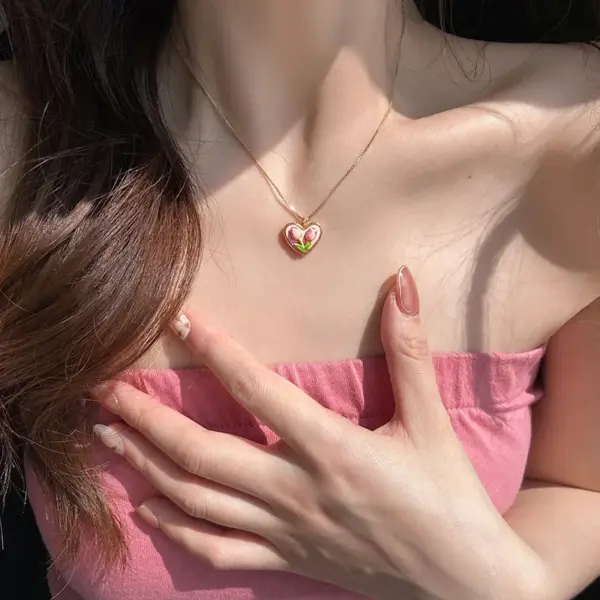 Wholesale Titanium Steel Sweet Heart Shape Flower Plating Necklace