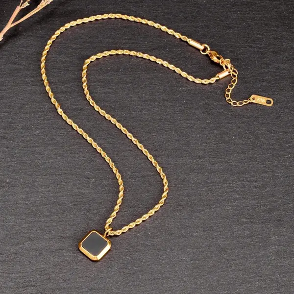 Wholesale 304 Stainless Steel Square PVD Coated Shell 18K Real Gold Plated Retro Waterproof Non Tarnish Pendant Necklace