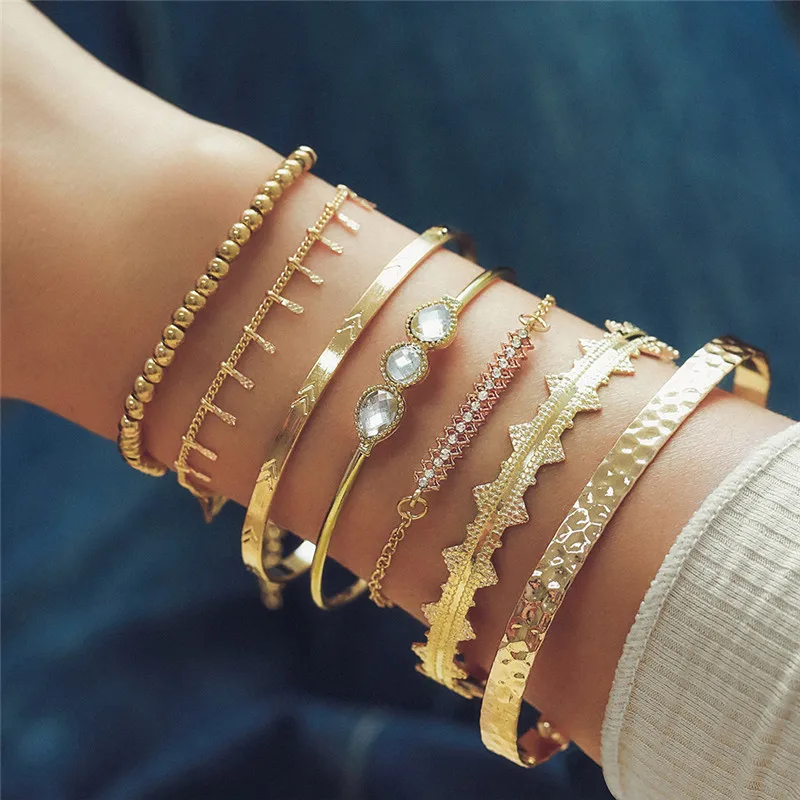Wholesale Vintage Style Punk Simple Style Moon Leaves Arrow Alloy Gold Plated Silver Plated Artificial Diamond Rhinestones Bracelets Bangle In Bulk
