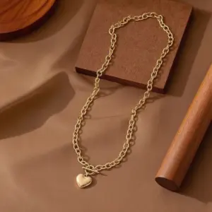 X01169-OT Heart-shaped Clasp Necklace - Gold