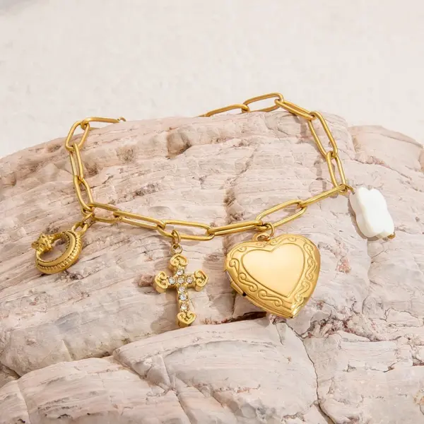 Wholesale PVD Coated Real Gold Plated Cross Moon Heart Shape 304 Stainless Steel Modern Style Classic Waterproof Non Tarnish Bracelets