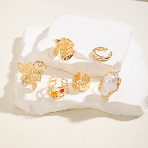 Wholesale European and American Cross-border Baroque Pearl Combination Ring Six-piece Set Retro Metal Lava Flower Ring suit Women