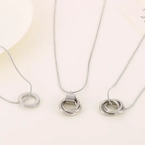 Wholesale 304 Stainless Steel Circle PVD Coated 18K Real Gold Plated Simple Style Waterproof Non Tarnish Plating Snake Chain Pendant Necklace