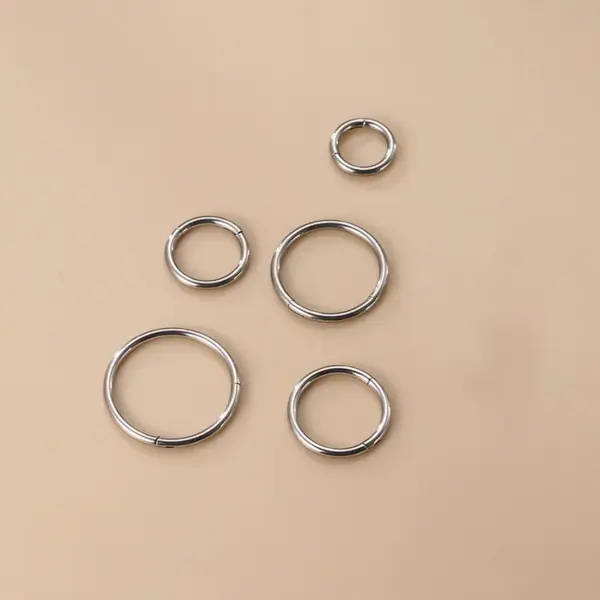 1 Piece Nose Rings & Studs Fashion Circle Pure Titanium Plating Nose Pin
