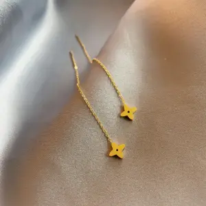 【XKE0366】Rhombus Four-Leaf Clover Ear Thread / Gold
