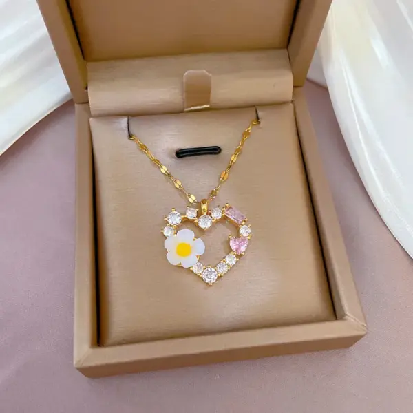 Wholesale Real Gold Plated 304 Stainless Steel PVD Coated Artificial Diamond Heart Shape Waterproof Non Tarnish Fashion Pendant Necklace For Women'S