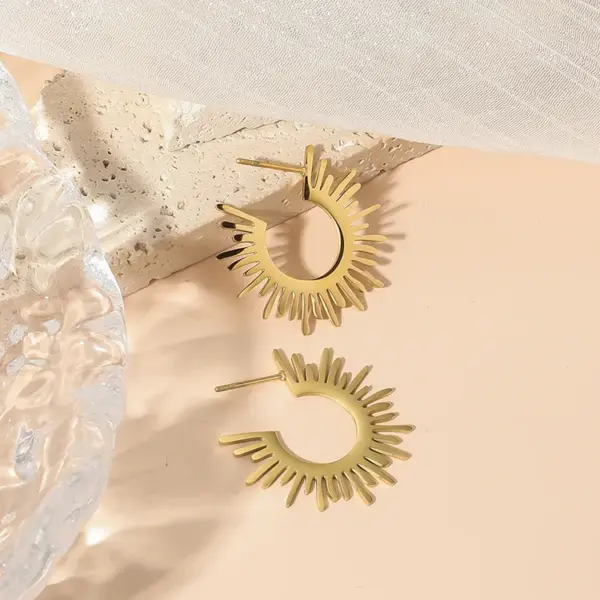 Wholesale PVD Coated Real Gold Plated 18K Gold Sun 304 Stainless Steel Simple Style Waterproof Non Tarnish 304 Stainless Steel Ear Studs