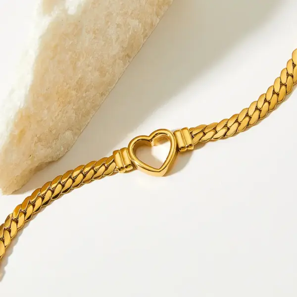 Wholesale Jewelry Retro Heart Shape 304 Stainless Steel 16K Gold Plated White Gold Plated Gold Plated Plating Stainless Steel Necklaces