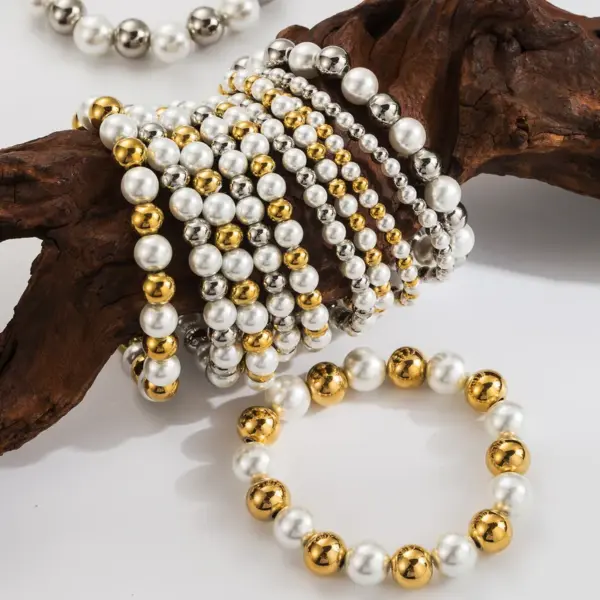 Wholesale Basic Commute Solid Color 304 Stainless Steel Artificial Pearl 18K Gold Plated Artificial Pearls Bracelets In Bulk