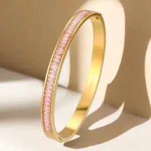 35-E-12 Gold Bracelet