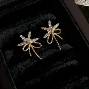 D0853 Gold Star Bow