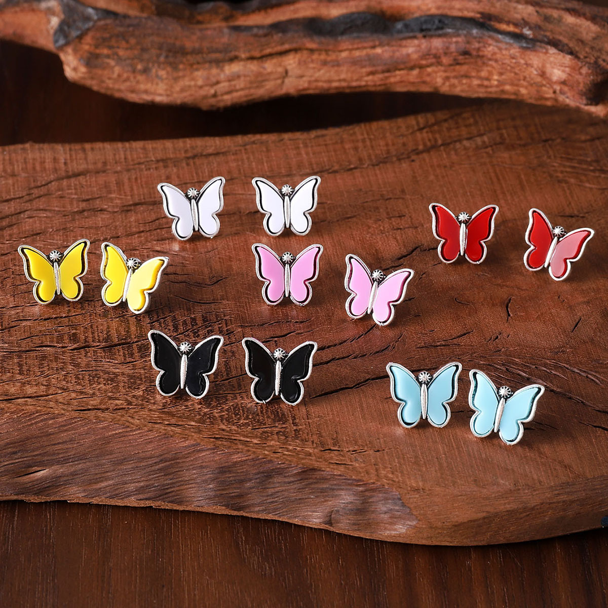 Wholesale Retro Sweet Colorful Butterfly Earrings - A Hot Selling Cross-Border Item on AliExpress; Simple, Versatile, Stylish, and Niche Earrings for