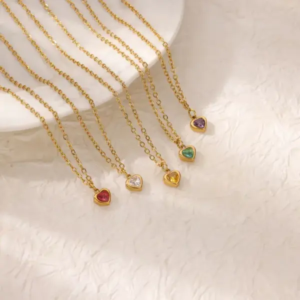 Wholesale PVD Coated Real Gold Plated Heart Shape Titanium Steel Classic Style Commute Waterproof Non Tarnish Titanium Steel Lobster Trigger Clasp Closure Pendant Necklace