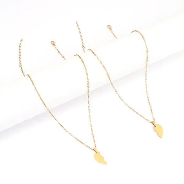 Wholesale PVD Coated Real Gold Plated Heart Shape 201 Stainless Steel 304 Stainless Steel Elegant Simple Style Classic Style Waterproof Non Tarnish 201 Stainless Steel Pendant Necklace