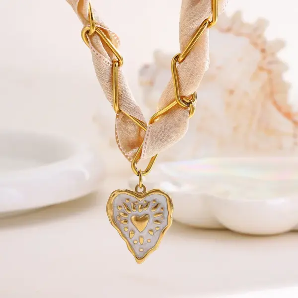 Wholesale Casual Elegant Classical Heart Shape 18K Gold Plated Vacuum Plating 304 Stainless Steel Bandana Polyester Silk Scarf Cord Paperclip Chain Cloth Strip Lobster Trigger Clasp Closure Pendant Necklaces Wholesale