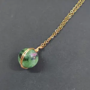 Red and Green Treasure / Gold