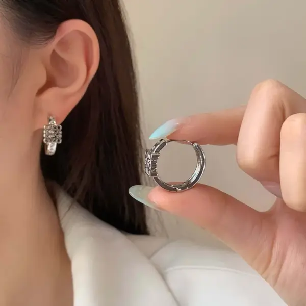 Wholesale Retro Minimalist High-End Hollow Micro-Paved Metal Earrings Fashionable Versatile Daily Design Elegant Ear Jewelry