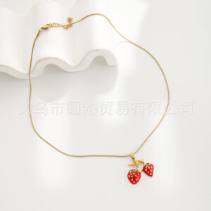 S0348 strawberry necklace