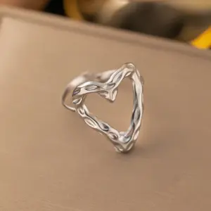 12 [AF111] Hammered Heart Ring / Steel Color