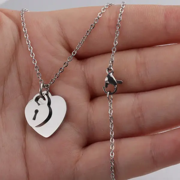Wholesale 304 Stainless Steel Heart Shape PVD Coated 18K Real Gold Plated Basic Simple Style Waterproof Non Tarnish O-shaped Chain Pendant Necklace
