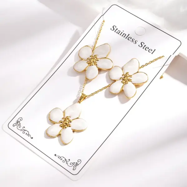 Wholesale Imitation Gold Plated 304 Stainless Steel Oil Drop Five-Leaf Flower Electroplated Polished Electroplated Earrings Necklace Jewelry Set For Women