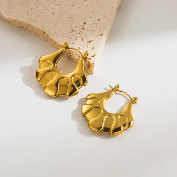 Wholesale 1 Pair Simple Style U Shape Geometric Heart Shape Plating 304 Stainless Steel 18K Gold Plated Stainless Steel Earrings