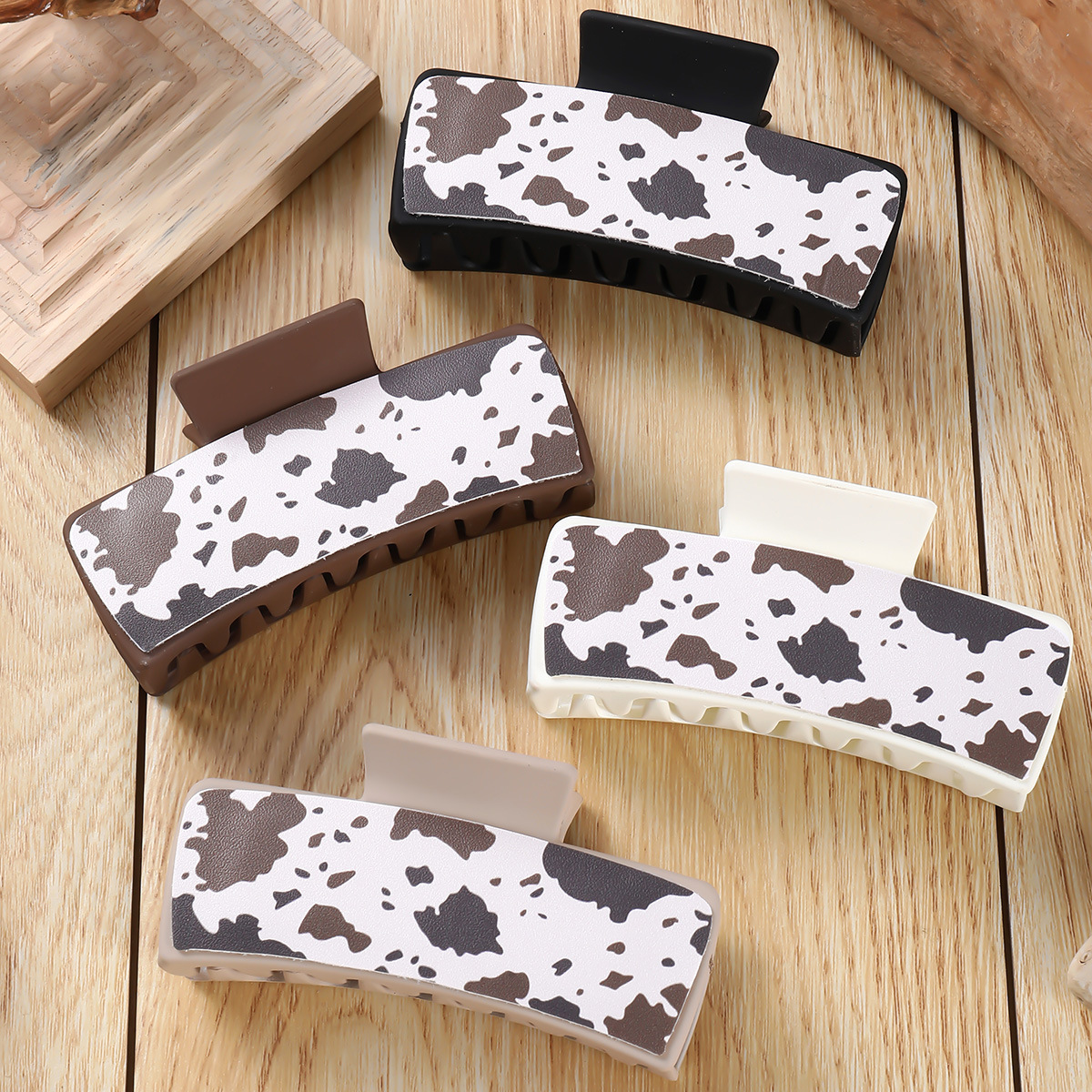 Wholesale Multicolored groer large square shark clip