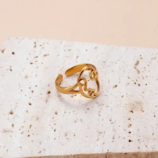 Wholesale PVD Coated Human Face Heart Shape 304 Stainless Steel Retro Classic Style Waterproof Non Tarnish Open Ring