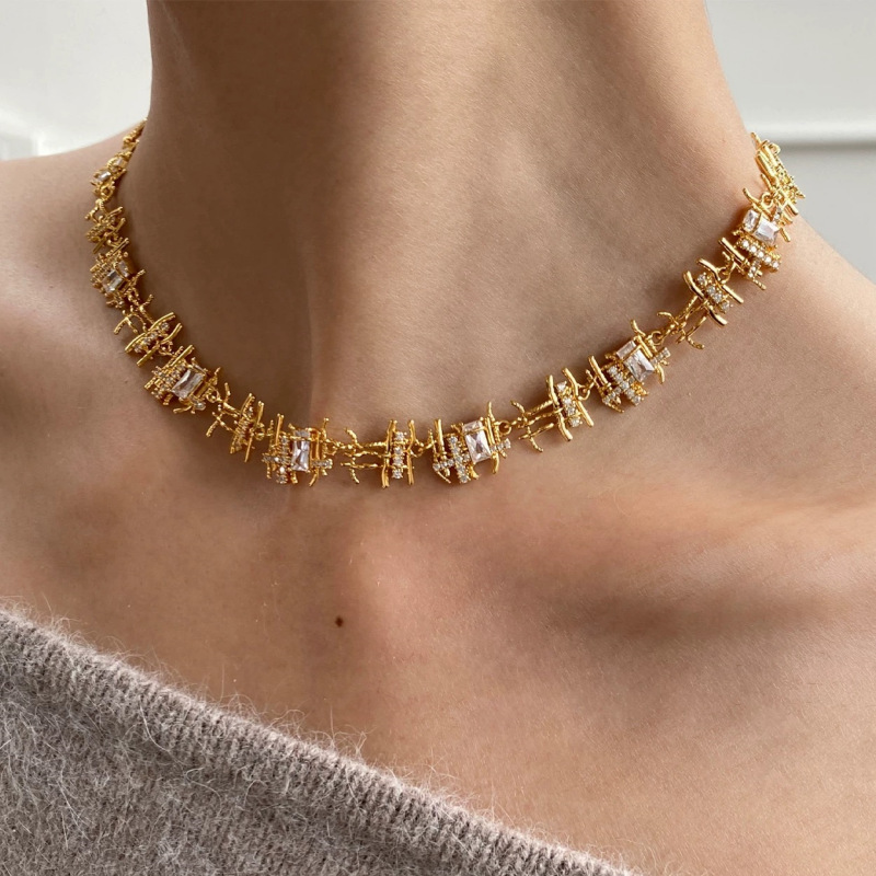 Wholesale European and American Fashion Niche Retro Woven Gem Necklace Women's New Arrival Explosive Light Luxury Choker Necklace Chain for Women