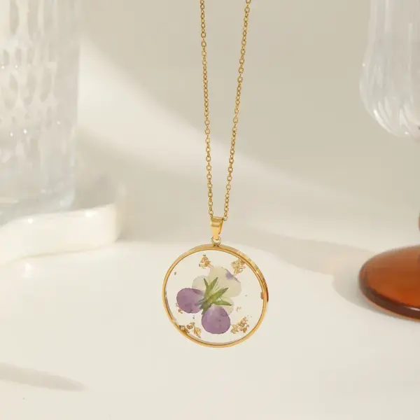 Wholesale Ion Plating (IP) 18K Gold Plated Dried Flower 304 Stainless Steel Casual Elegant Pendant Necklace