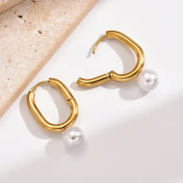 Wholesale PVD Coated Real Gold Plated 14K Gold U Shape 304 Stainless Steel Elegant Vintage Style Waterproof Non Tarnish 304 Stainless Steel Earrings