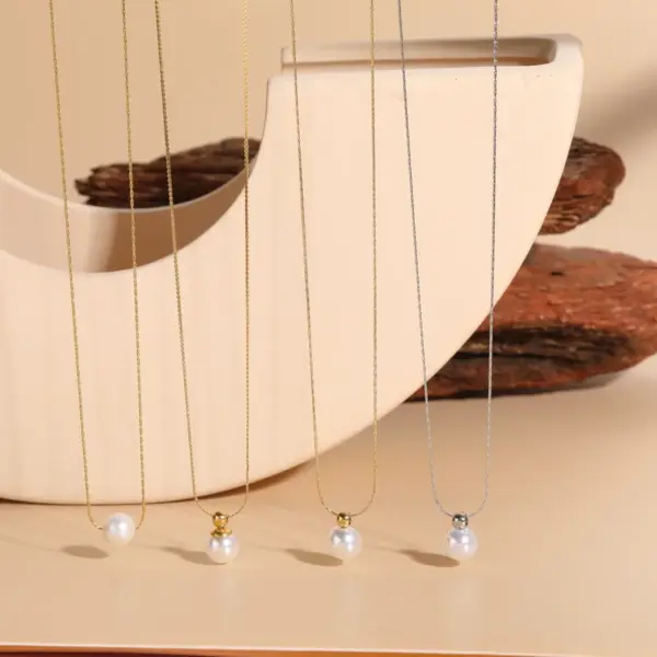 Wholesale 304 Stainless Steel ABS Pearl Solid Color PVD Coated Artificial Pearls Freshwater Pearl 14K Gold Plated Elegant Luxurious Classic Style Plating Inlay Box Chain Pendant Necklace