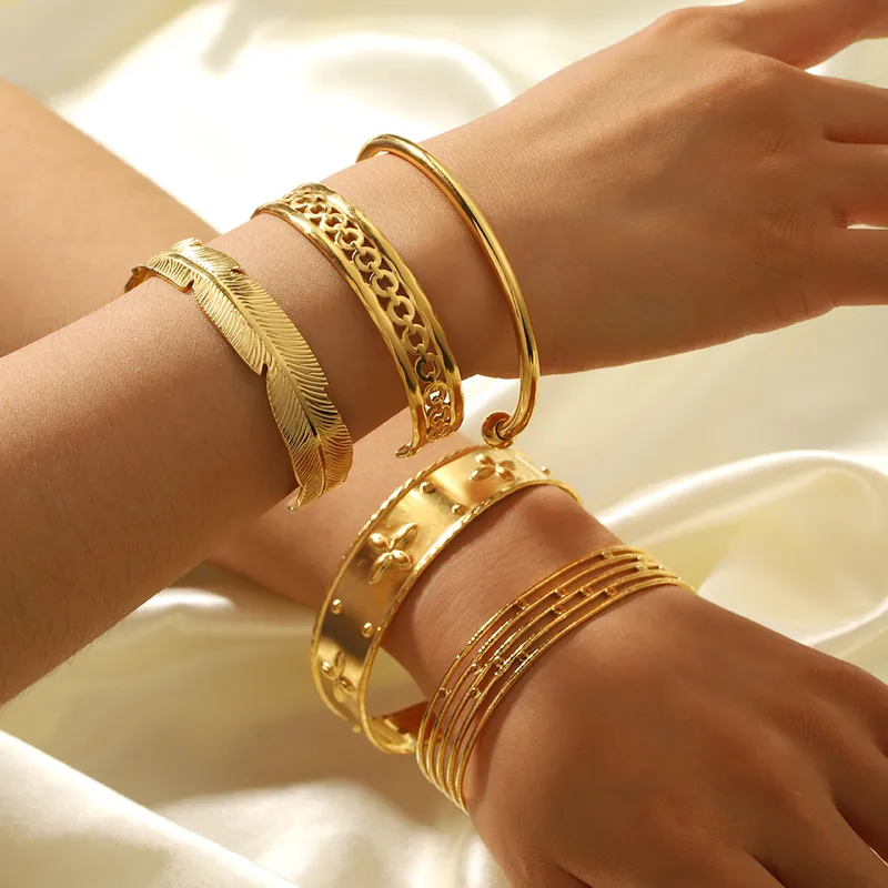 Wholesale PVD Coated Real Gold Plated 18K Gold Animal Leaf 304 Stainless Steel Elegant Streetwear Waterproof Non Tarnish 304 Stainless Steel Wristband