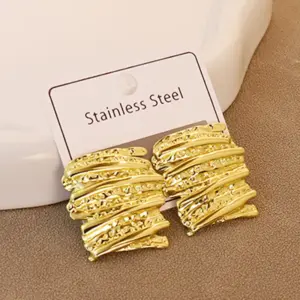 Gold / Average Size / Style 48