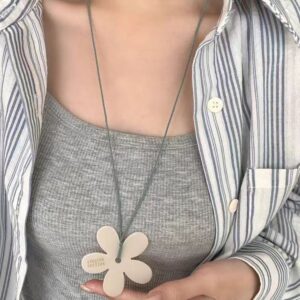 Simple flower necklace x5404