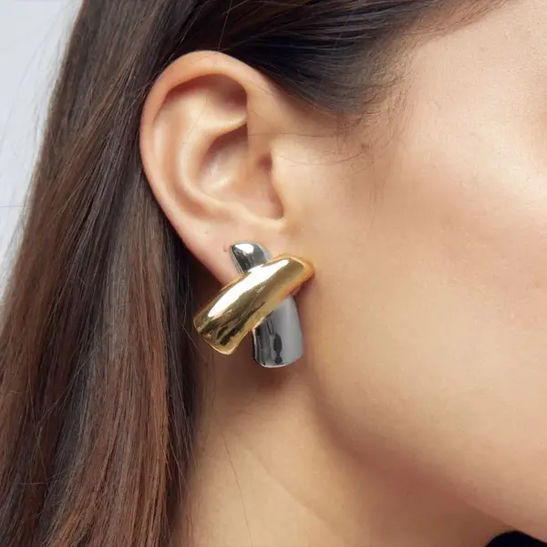 1 Pair Vintage Style Exaerated Classic Style Color Block Mixed Metal 304 Stainless Steel 18K Gold Plated Ear Studs