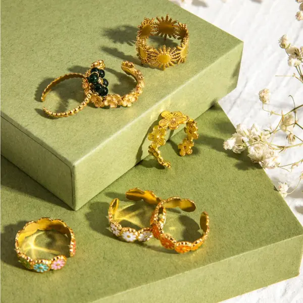 PVD Coated Real Gold Plated 18K Gold Flower 304 Stainless Steel Sweet Waterproof Non Tarnish Rings