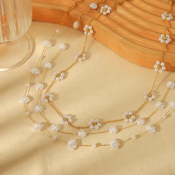 Wholesale PVD Coated Real Gold Plated 18K Gold Flower Shell 304 Stainless Steel Simple Style Classic Style Waterproof Non Tarnish 304 Stainless Steel Necklace