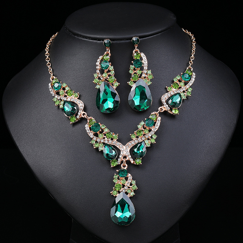 Wholesale European and American foreign trade new exaerated necklace earrings set retro cross mirror for alloy plating jewelry ess