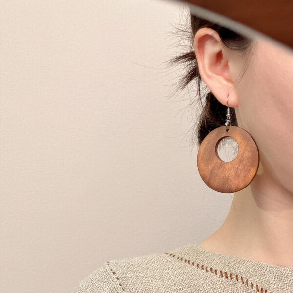 Wholesale Maillard Autumn and Winter Vintage Wooden Earrings Niche Design Exaerated Holiday Earrings Ethnic Style Earrings for Women