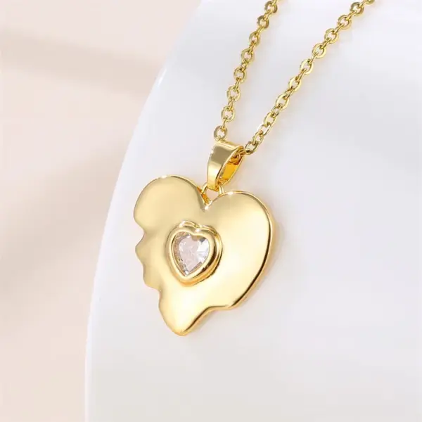 Wholesale Water Plating Vacuum Real Gold Plated 18K Round Heart Shape Snowflake 304 Stainless Steel Titanium Vintage Style Waterproof Non Tarnish 201 Pendant Necklace