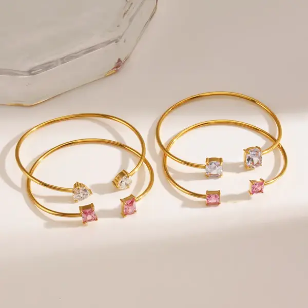 Ion Plating (IP) 18K Gold Plated Square Heart Shape 304 Stainless Steel IG Style Waterproof Non Tarnish 304 Stainless Steel Bangle