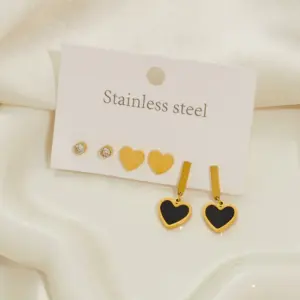 Earrings Diamond Love Heart Suit