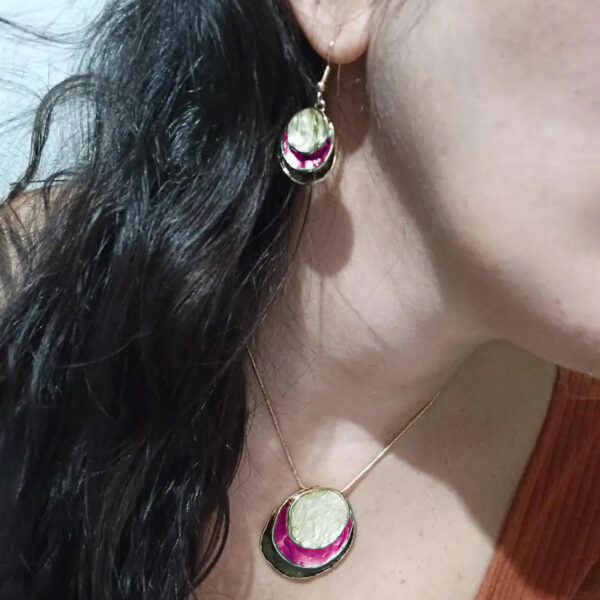 Wholesale Colorful seashell-shaped Bohemian painting oil necklace